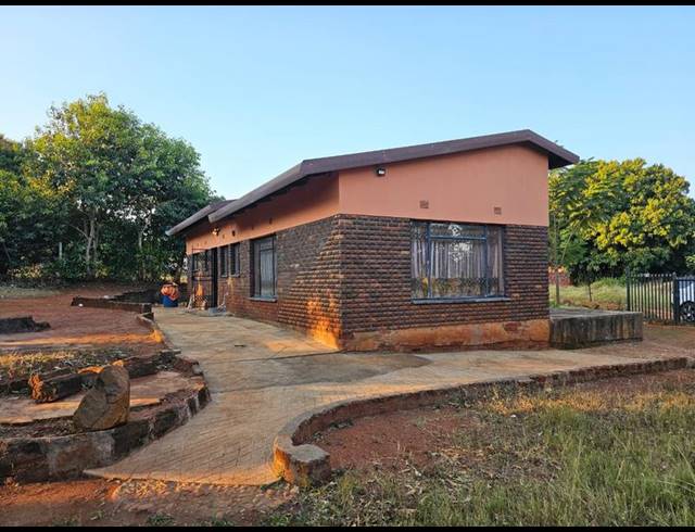 3 BEDROOM HOUSE FOR SALE IN TSHISAHULU